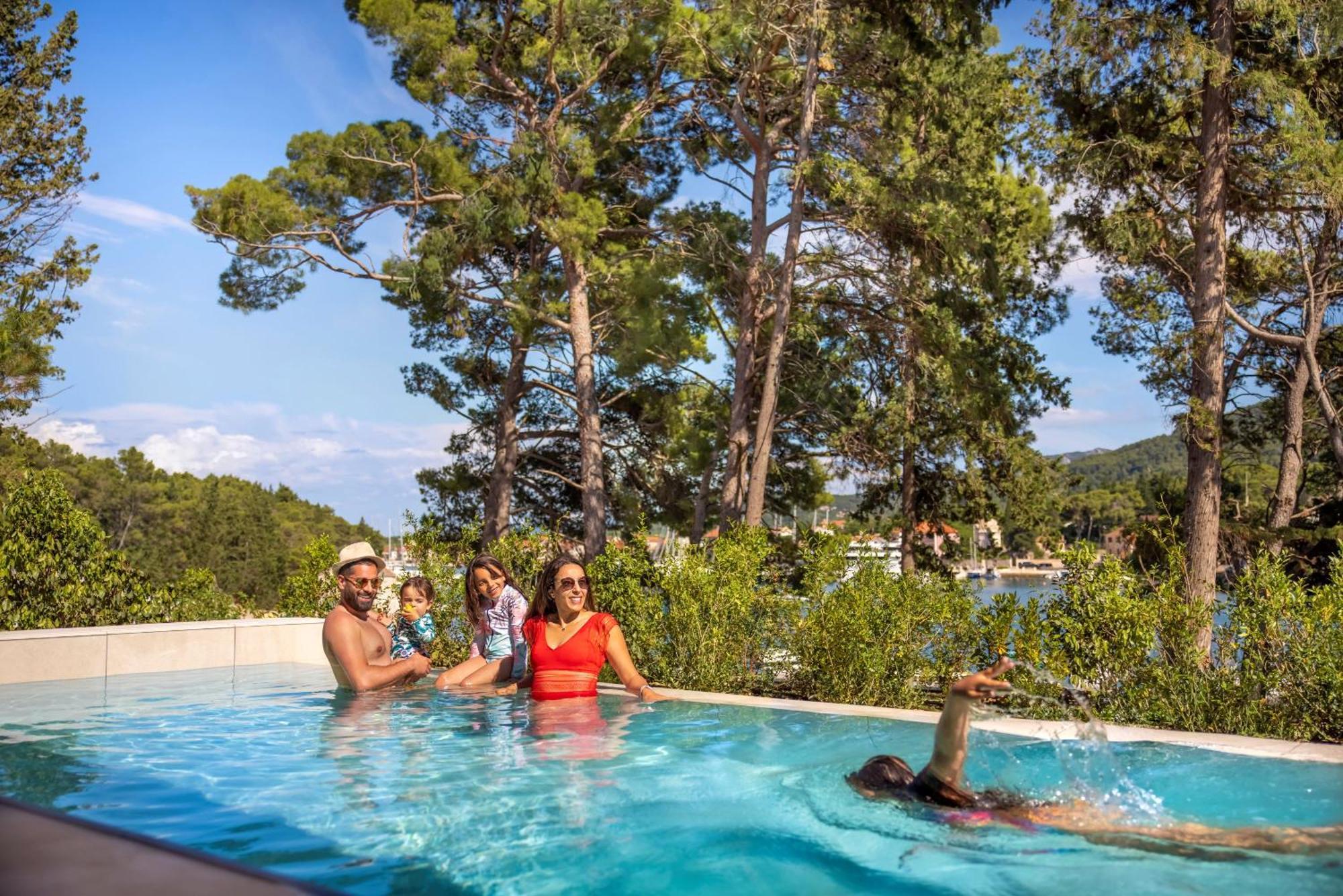 Valamar Amicor Resort 스타리 그라드 외부 사진
